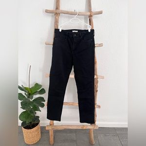 Levi’s 312 Shaping Slim in black